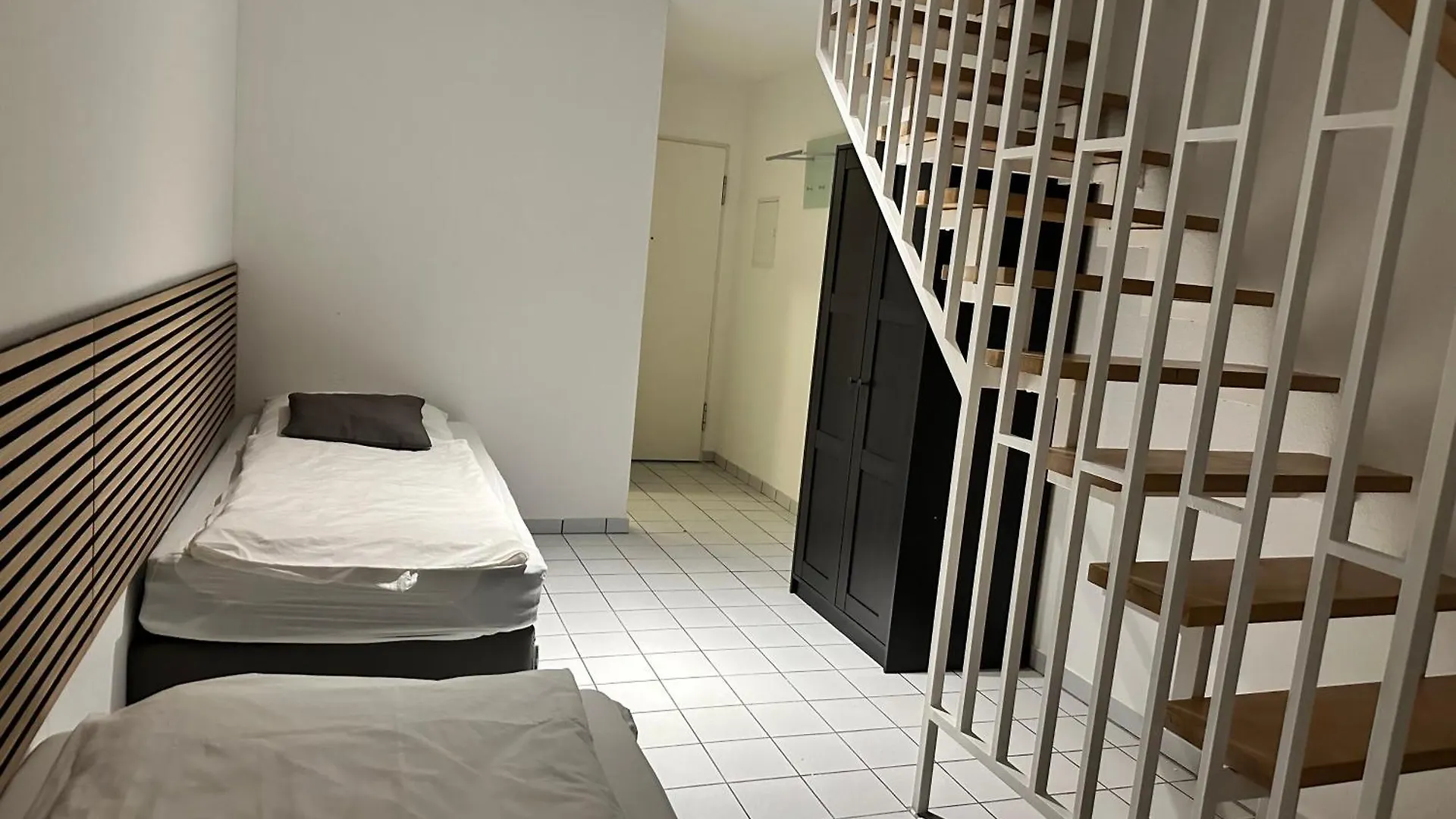 Schokoladenmuseum - Top Lage - Souterrain Apartment Cologne
